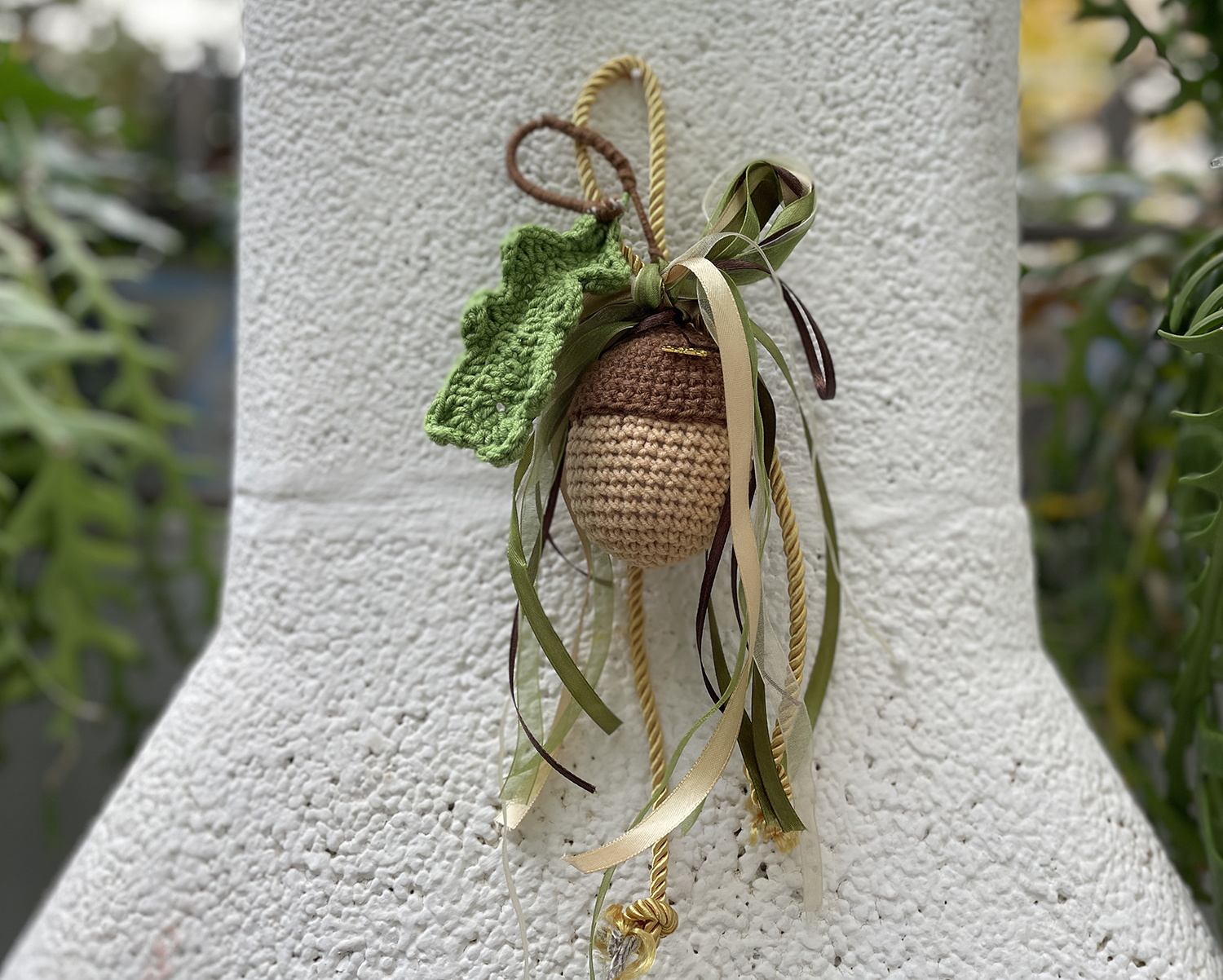 Βελανίδι με Φύλλο