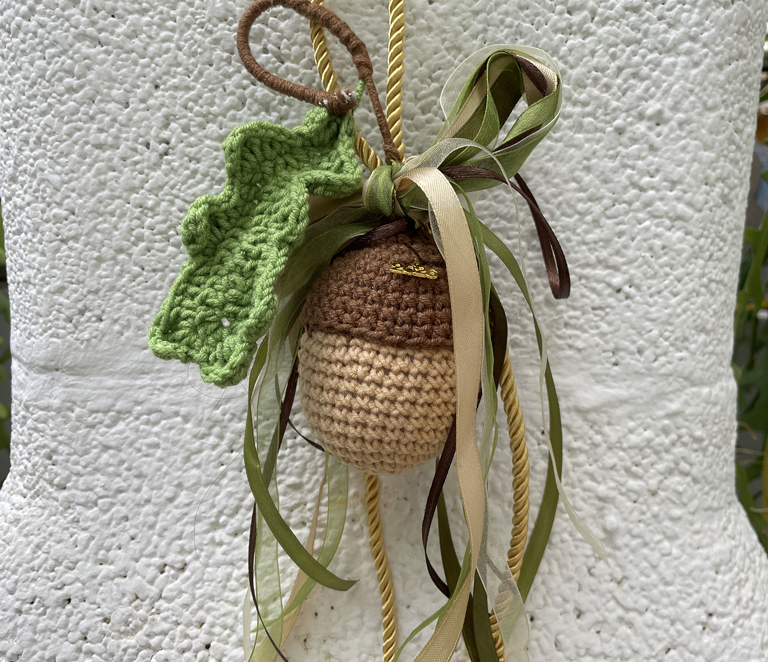 Βελανίδι με Φύλλο