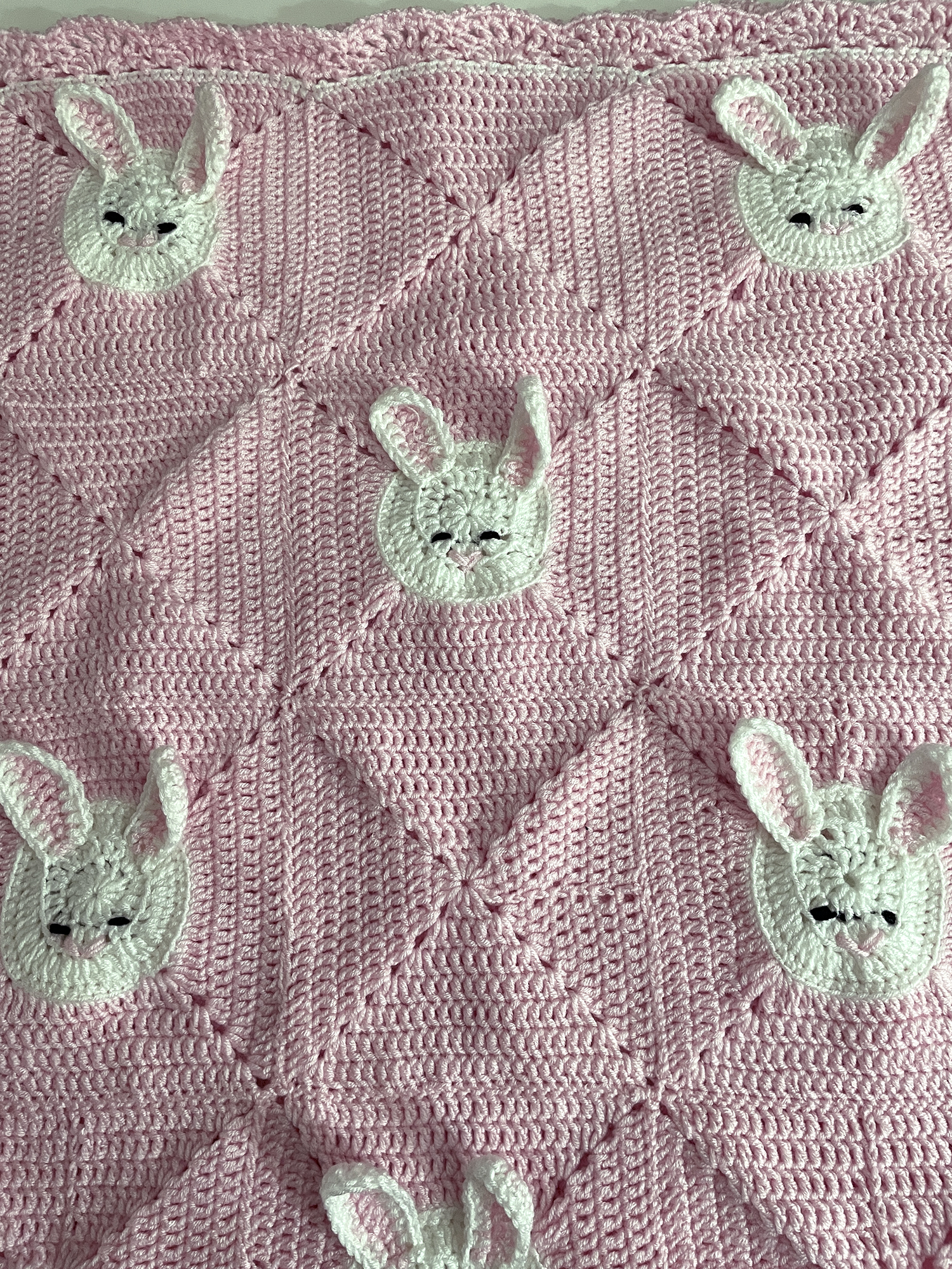 Κουβερτούλα με Λαγουδάκια