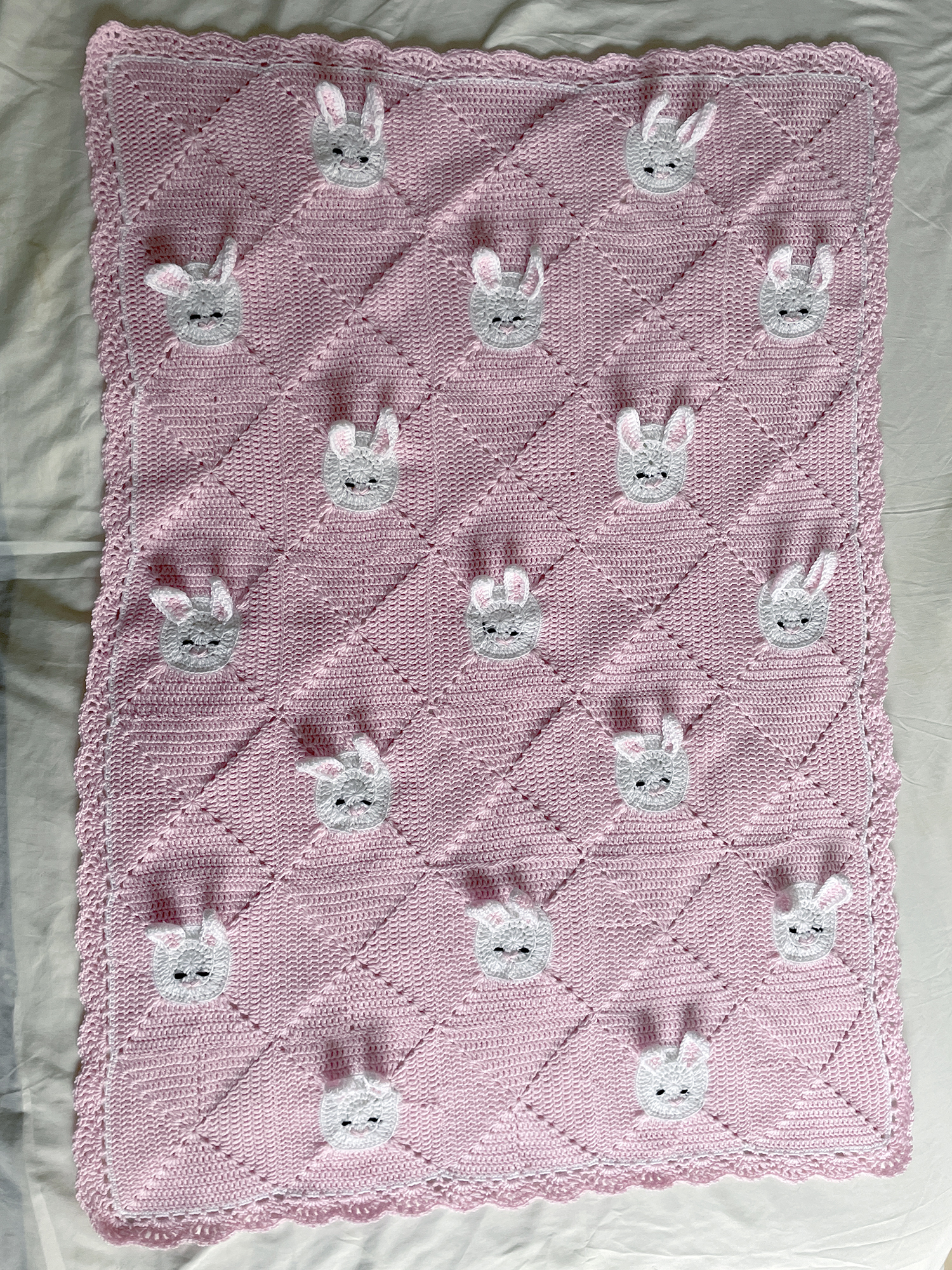 Κουβερτούλα με Λαγουδάκια